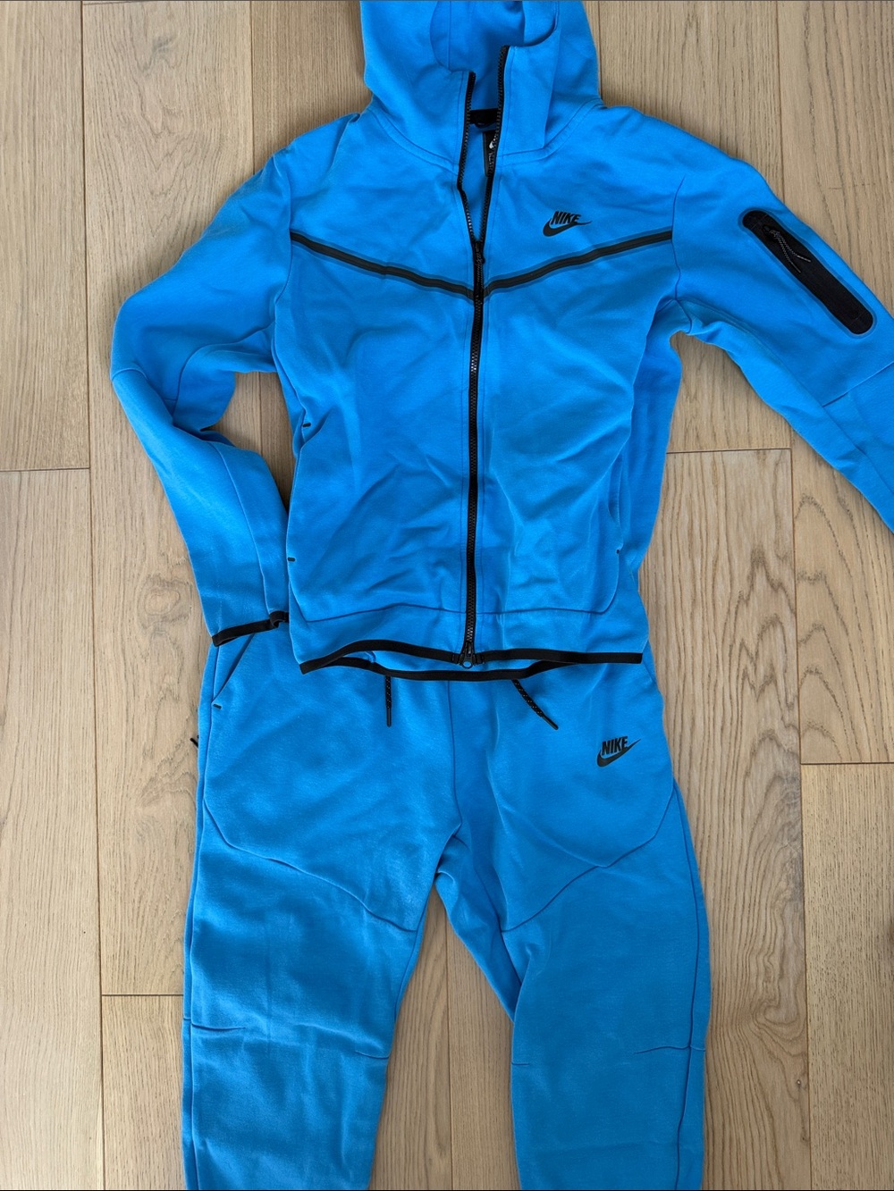 Nike Bright Blue Hooded Zip Jacket and Jogger Set